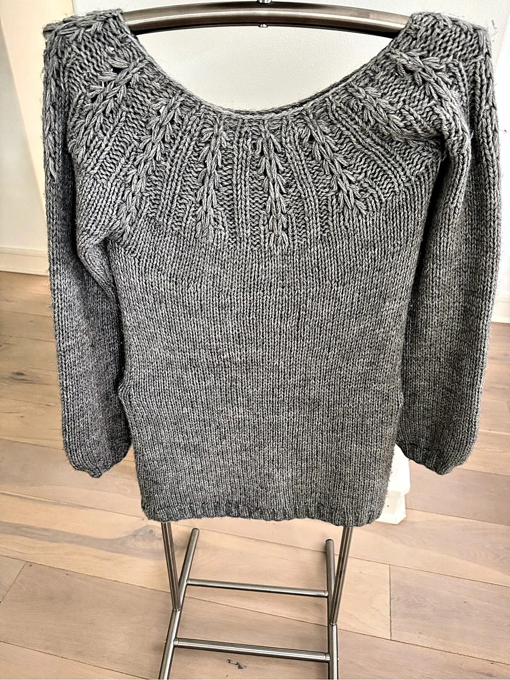 Vince Gray Knit Sweater Size Medium Like New